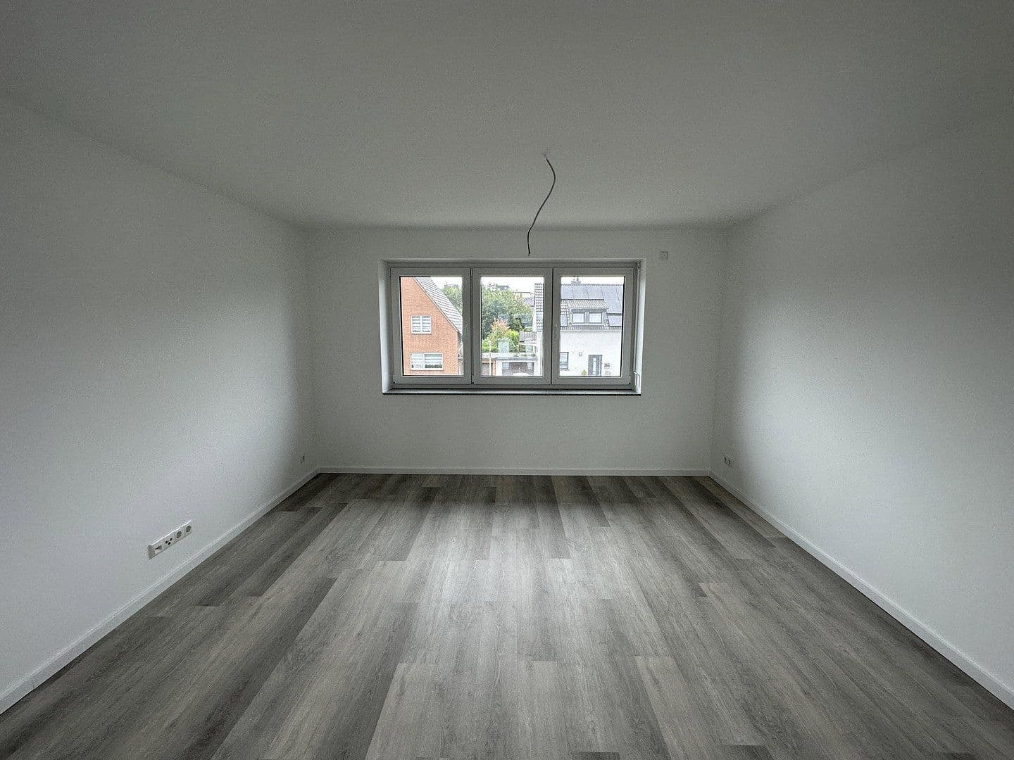 Prenájom bytu 4-izbový 116 m², Bachstraße 10, Bergheim, Severné Porýnie - Westfálsko Prenájom bytu 4-izbový 116 m², Bachstraße 10, Bergheim, Severné Porýnie - Westfálsko