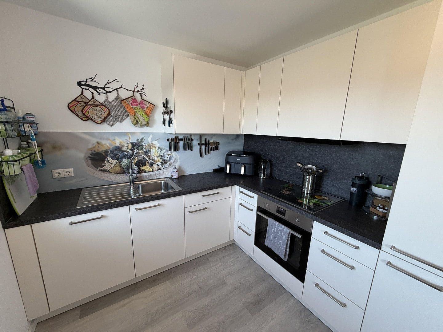 Prenájom bytu 4-izbový 116 m², Bachstraße 10, Bergheim, Severné Porýnie - Westfálsko Prenájom bytu 4-izbový 116 m², Bachstraße 10, Bergheim, Severné Porýnie - Westfálsko