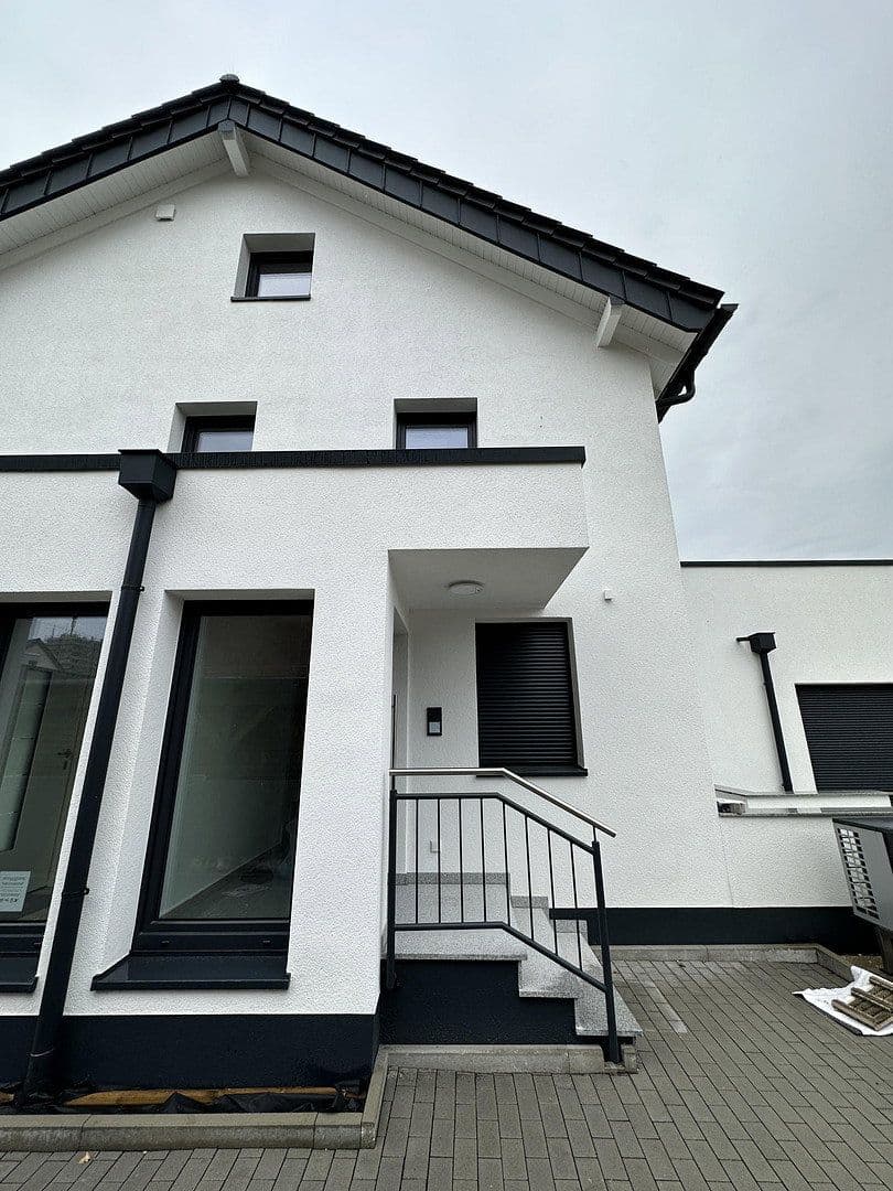 Prenájom bytu 4-izbový 116 m², Bachstraße 10, Bergheim, Severné Porýnie - Westfálsko Prenájom bytu 4-izbový 116 m², Bachstraße 10, Bergheim, Severné Porýnie - Westfálsko