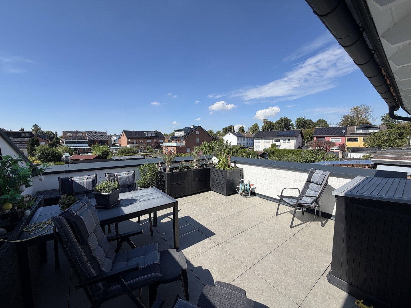 Prenájom bytu 4-izbový 116 m², Bachstraße 10, Bergheim, Severné Porýnie - Westfálsko Prenájom bytu 4-izbový 116 m², Bachstraße 10, Bergheim, Severné Porýnie - Westfálsko