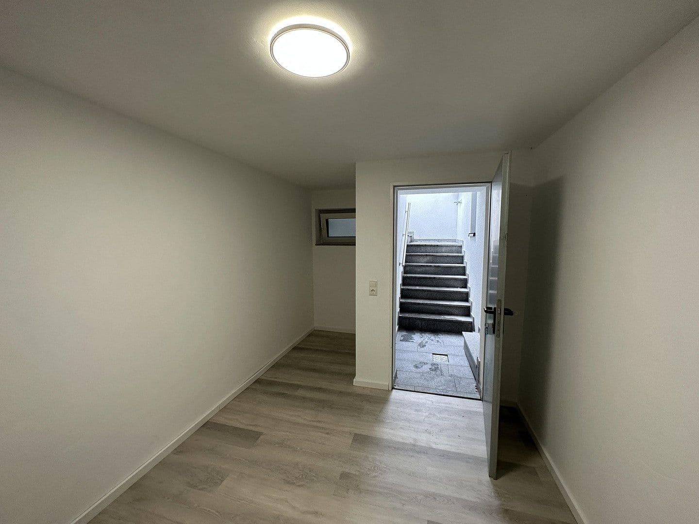 Prenájom bytu 4-izbový 116 m², Bachstraße 10, Bergheim, Severné Porýnie - Westfálsko Prenájom bytu 4-izbový 116 m², Bachstraße 10, Bergheim, Severné Porýnie - Westfálsko