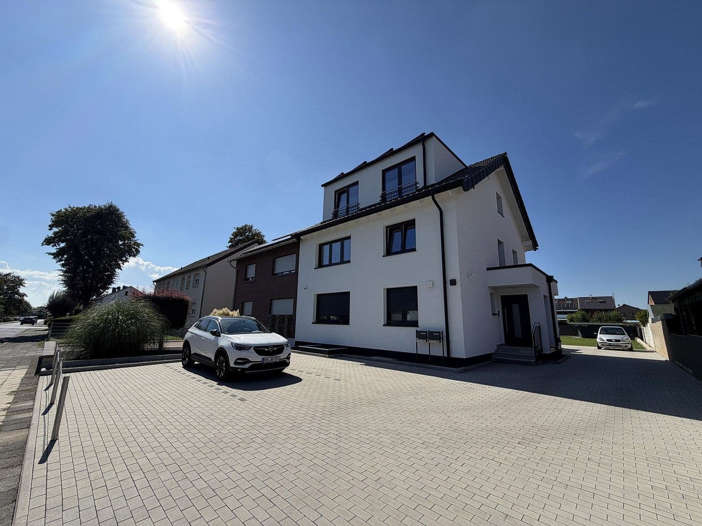Prenájom bytu 4-izbový 116 m², Bachstraße 10, Bergheim, Severné Porýnie - Westfálsko Prenájom bytu 4-izbový 116 m², Bachstraße 10, Bergheim, Severné Porýnie - Westfálsko