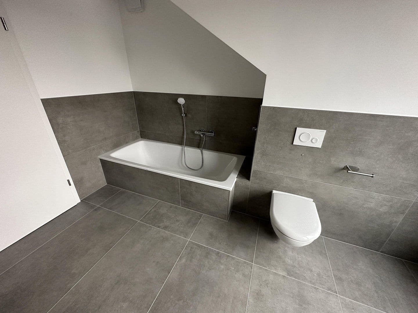 Prenájom bytu 4-izbový 116 m², Bachstraße 10, Bergheim, Severné Porýnie - Westfálsko Prenájom bytu 4-izbový 116 m², Bachstraße 10, Bergheim, Severné Porýnie - Westfálsko