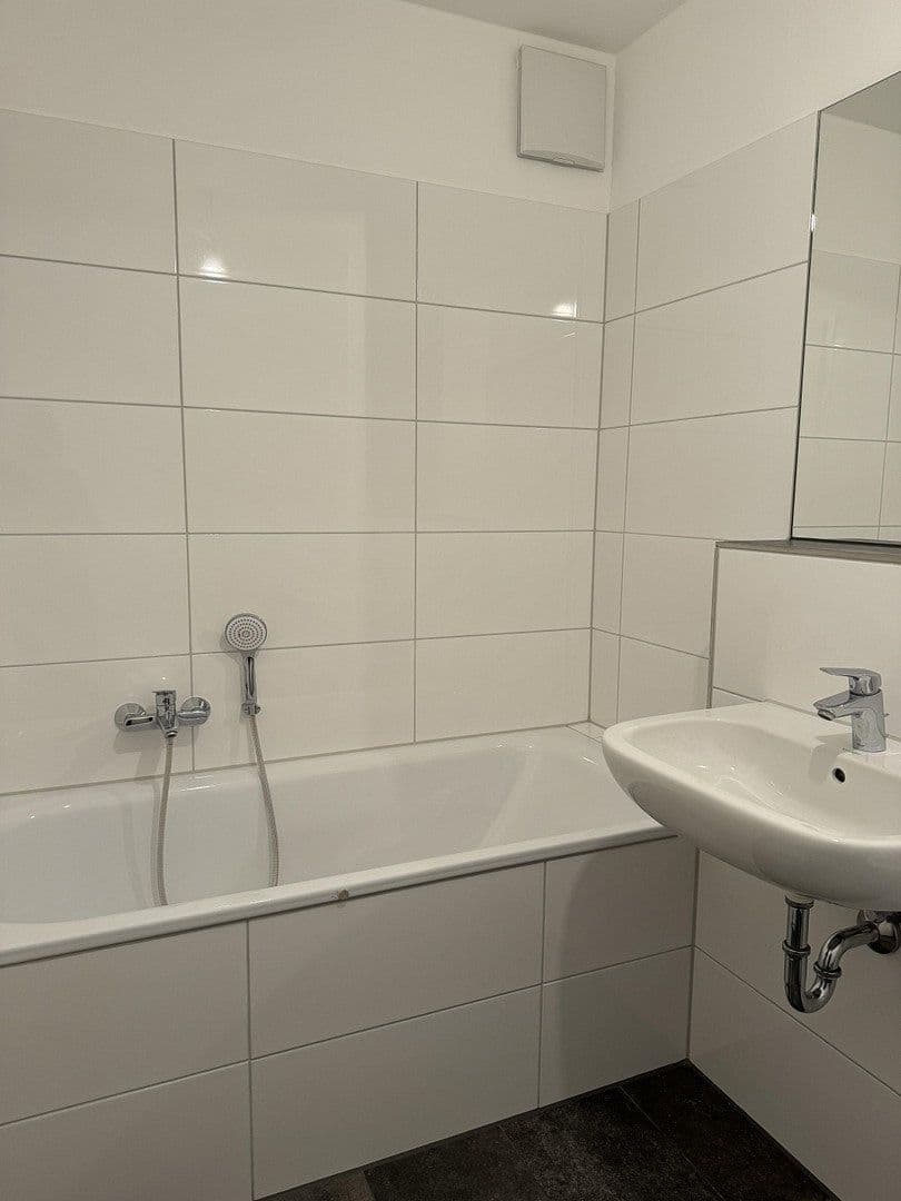 Prenájom bytu 3-izbový 92 m², Stresemannstraße / Ahornweg, Frechen, Severné Porýnie - Westfálsko Prenájom bytu 3-izbový 92 m², Stresemannstraße / Ahornweg, Frechen, Severné Porýnie - Westfálsko