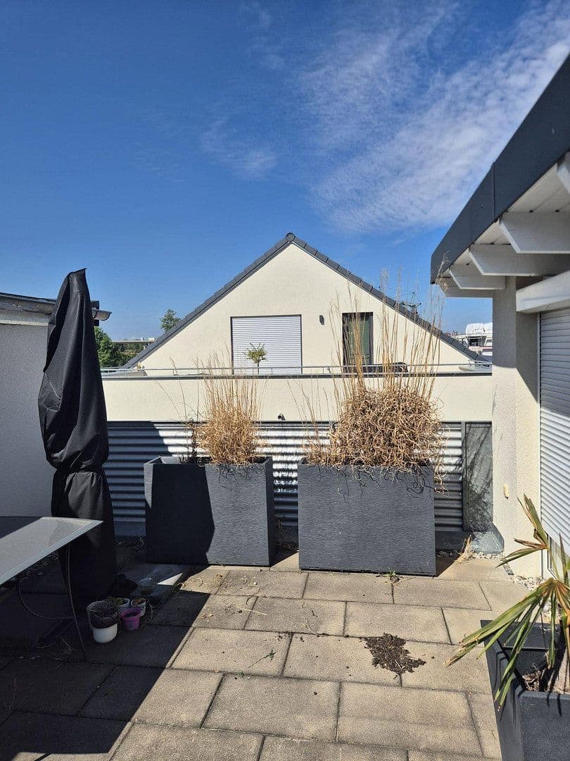 Prenájom domu 136 m², pozemok 100 m², Schwaikheimer Str. 19/2, Winnenden, Bádensko-Wurttembersko Prenájom domu 136 m², pozemok 100 m², Schwaikheimer Str. 19/2, Winnenden, Bádensko-Wurttembersko