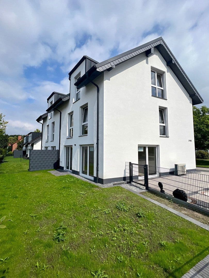 Prenájom domu 140 m², pozemok 170 m², Paderborn, Severné Porýnie - Westfálsko Prenájom domu 140 m², pozemok 170 m², Paderborn, Severné Porýnie - Westfálsko