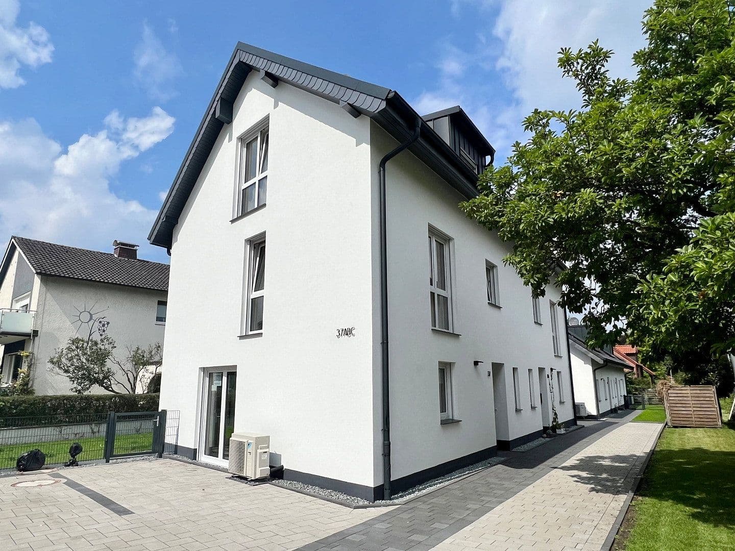 Prenájom domu 140 m², pozemok 170 m², Paderborn, Severné Porýnie - Westfálsko Prenájom domu 140 m², pozemok 170 m², Paderborn, Severné Porýnie - Westfálsko