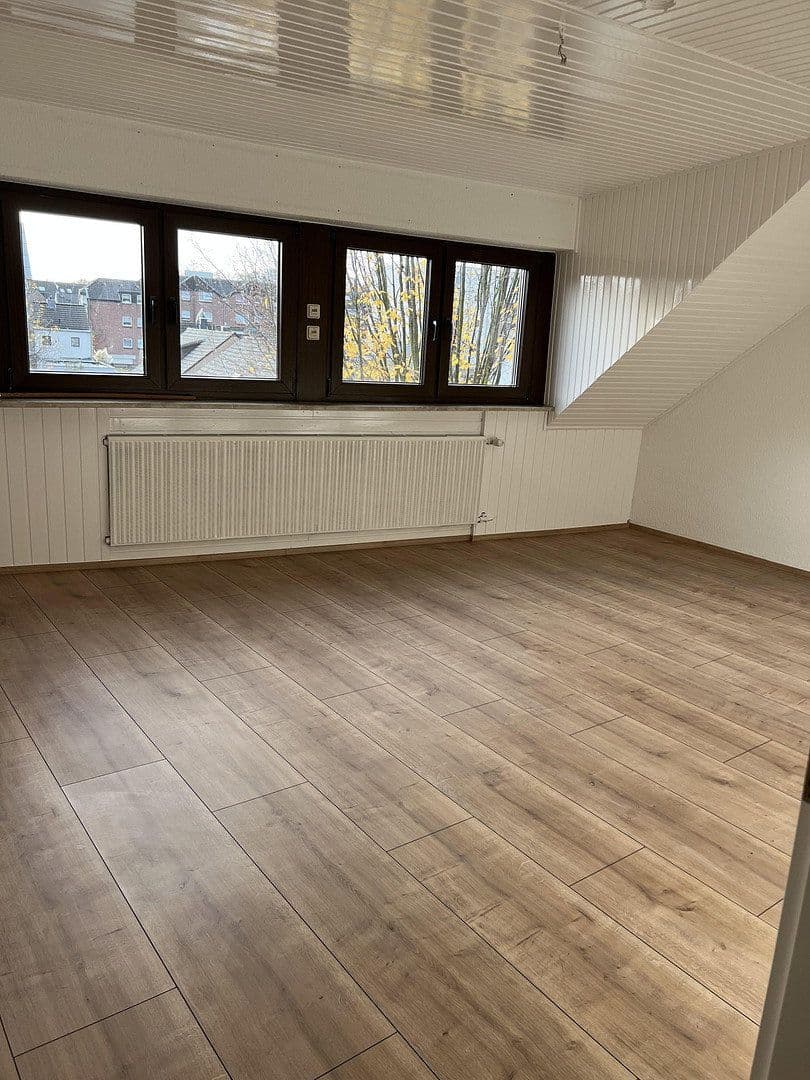 Prenájom domu 171 m², pozemok 371 m², Hasenweide 105, Frechen, Severné Porýnie - Westfálsko Prenájom domu 171 m², pozemok 371 m², Hasenweide 105, Frechen, Severné Porýnie - Westfálsko