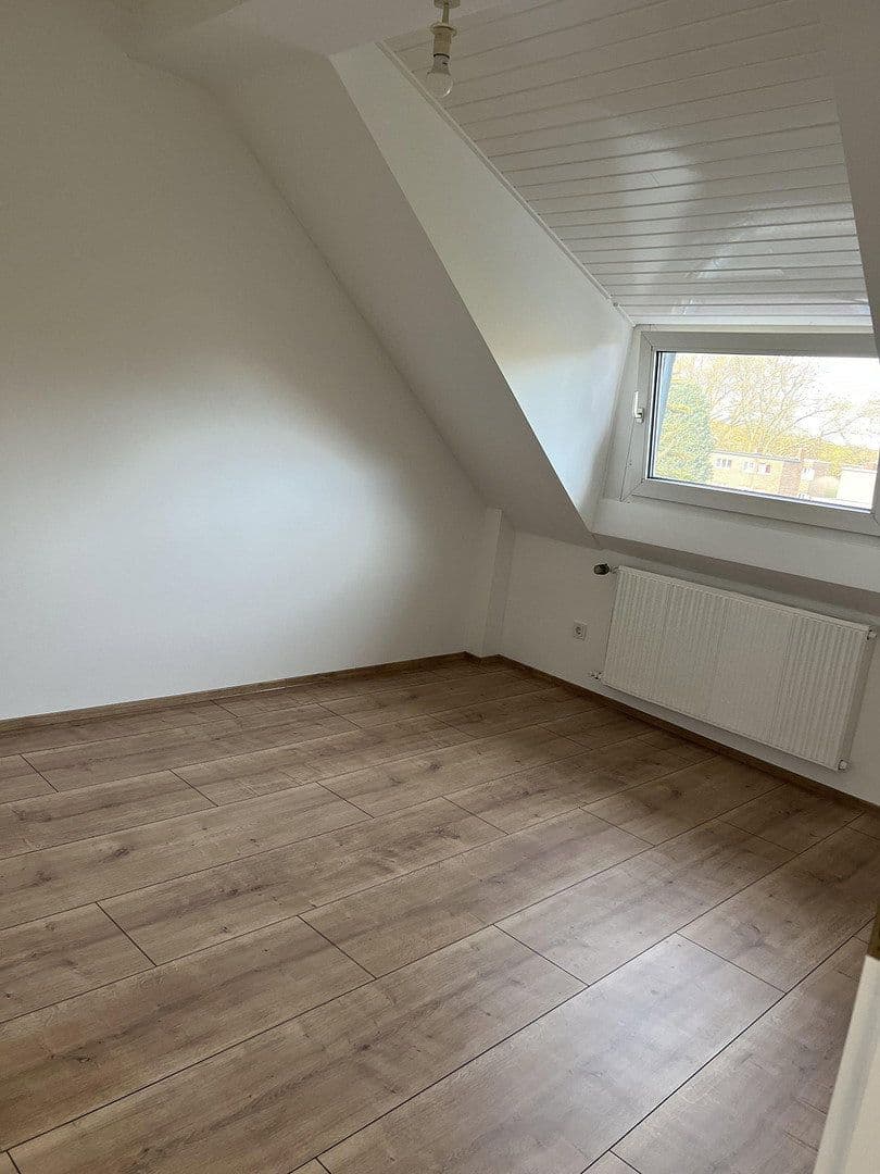 Prenájom domu 171 m², pozemok 371 m², Hasenweide 105, Frechen, Severné Porýnie - Westfálsko Prenájom domu 171 m², pozemok 371 m², Hasenweide 105, Frechen, Severné Porýnie - Westfálsko