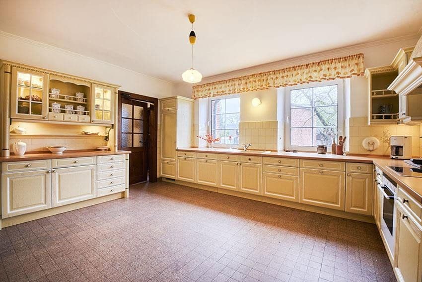 Predaj domu 350 m², pozemok 1.500 m², Seevetal, Dolné Sasko Predaj domu 350 m², pozemok 1.500 m², Seevetal, Dolné Sasko