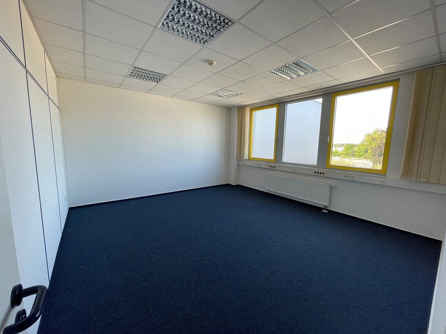 Predaj nebytového priestoru 25.719 m², Ahornstrasse 12, Rechlin, Meklenbursko-Predpomoransko Predaj nebytového priestoru 25.719 m², Ahornstrasse 12, Rechlin, Meklenbursko-Predpomoransko