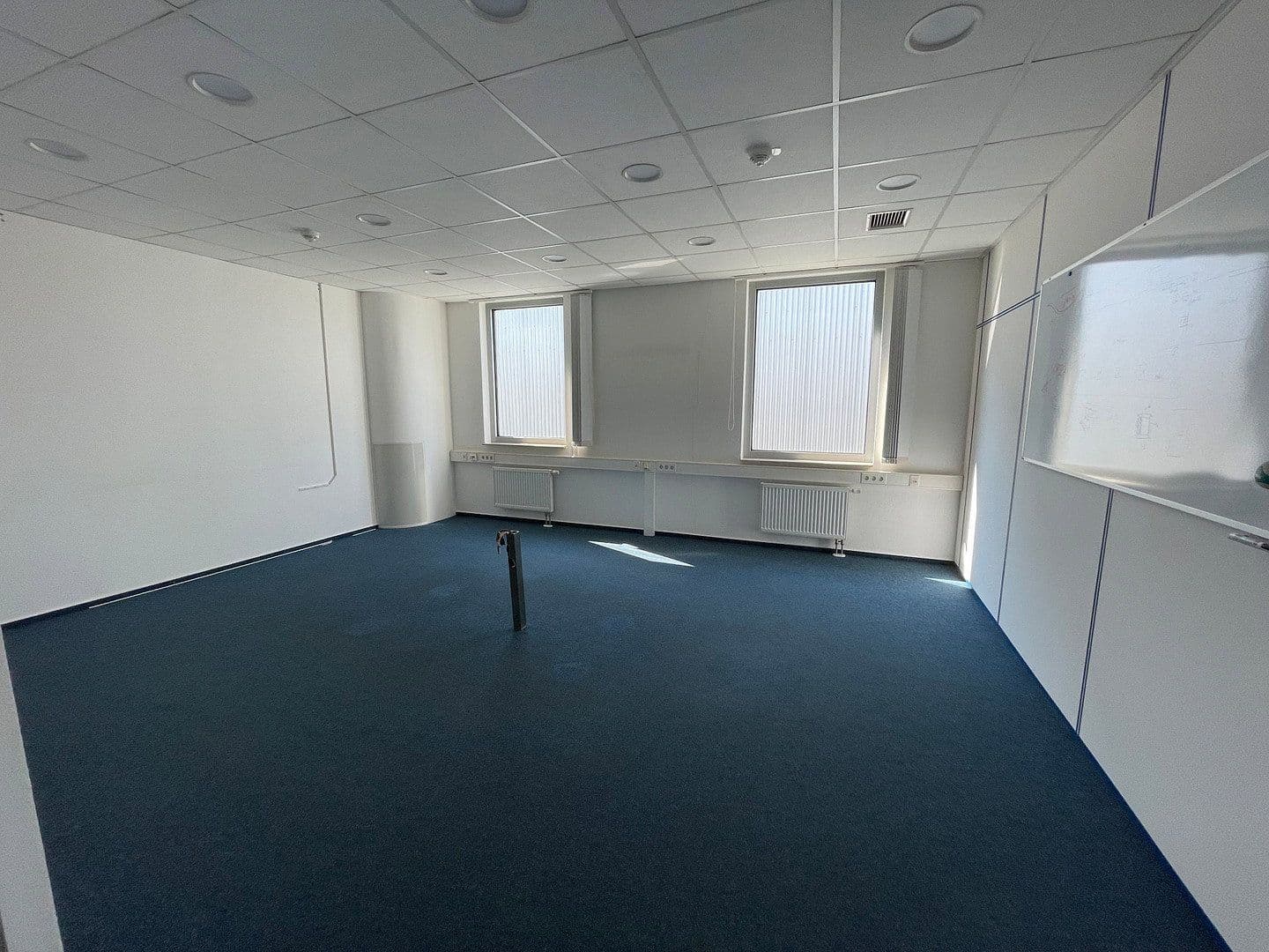 Predaj nebytového priestoru 25.719 m², Ahornstrasse 12, Rechlin, Meklenbursko-Predpomoransko Predaj nebytového priestoru 25.719 m², Ahornstrasse 12, Rechlin, Meklenbursko-Predpomoransko