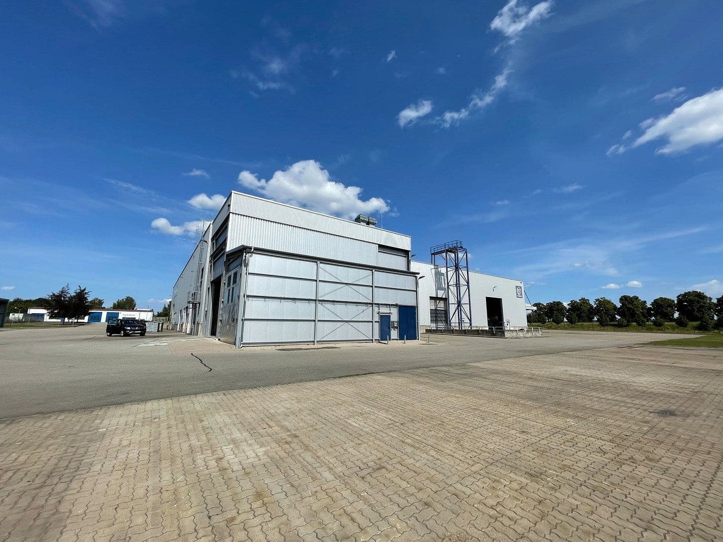 Predaj nebytového priestoru 25.719 m², Ahornstrasse 12, Rechlin, Meklenbursko-Predpomoransko Predaj nebytového priestoru 25.719 m², Ahornstrasse 12, Rechlin, Meklenbursko-Predpomoransko