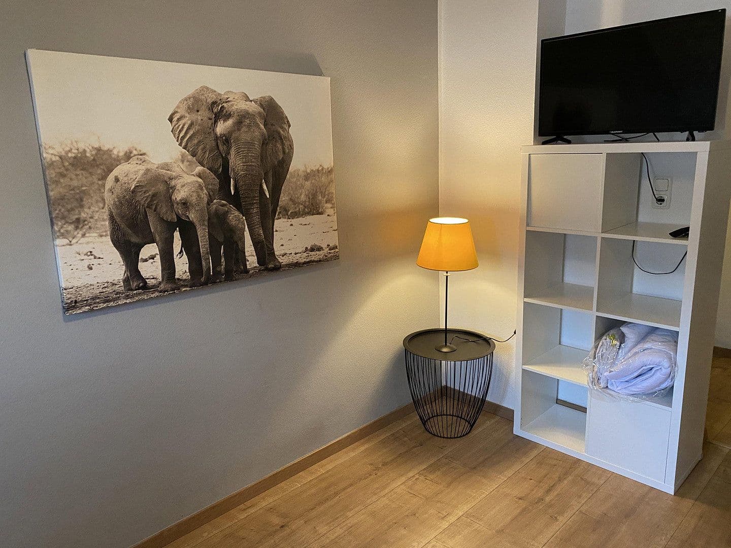 Prenájom bytu 2-izbový 60 m², Moritzstr.8 Hinterhaus, Wiesbaden, Hesensko Prenájom bytu 2-izbový 60 m², Moritzstr.8 Hinterhaus, Wiesbaden, Hesensko