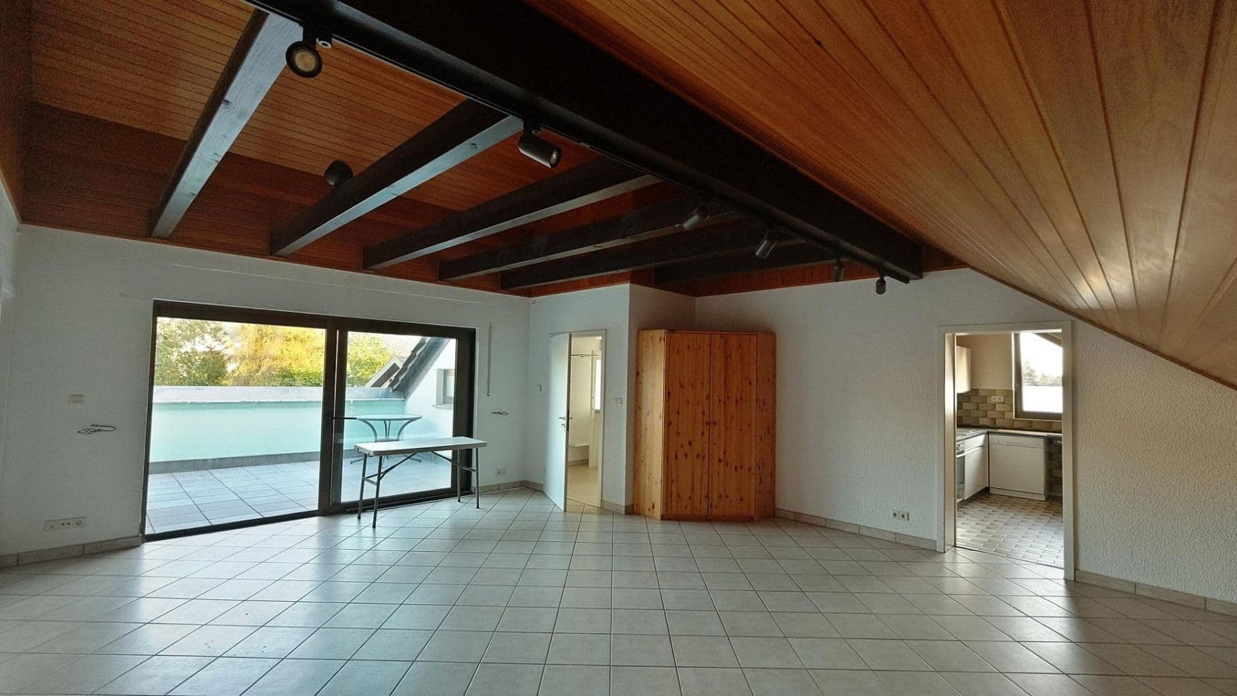 Prenájom bytu 3-izbový 88 m², Bickenbach, Hesensko Prenájom bytu 3-izbový 88 m², Bickenbach, Hesensko
