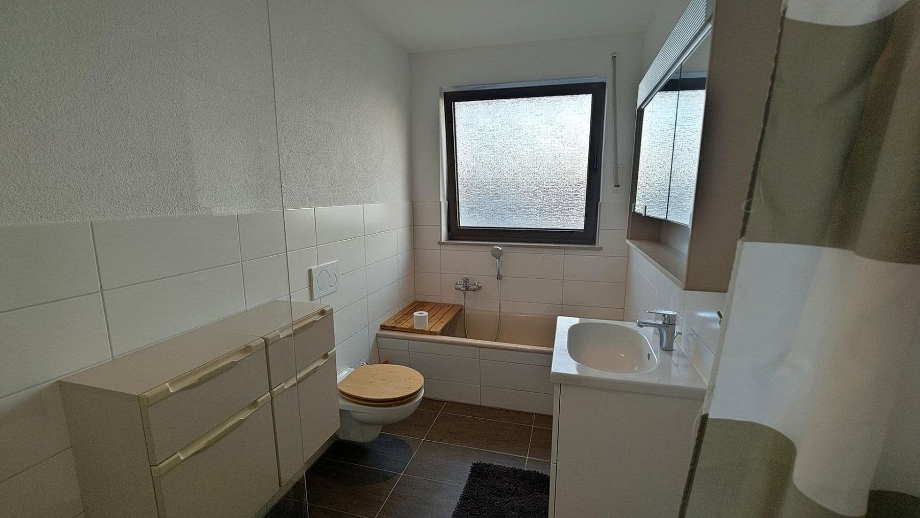 Prenájom bytu 3-izbový 88 m², Bickenbach, Hesensko Prenájom bytu 3-izbový 88 m², Bickenbach, Hesensko