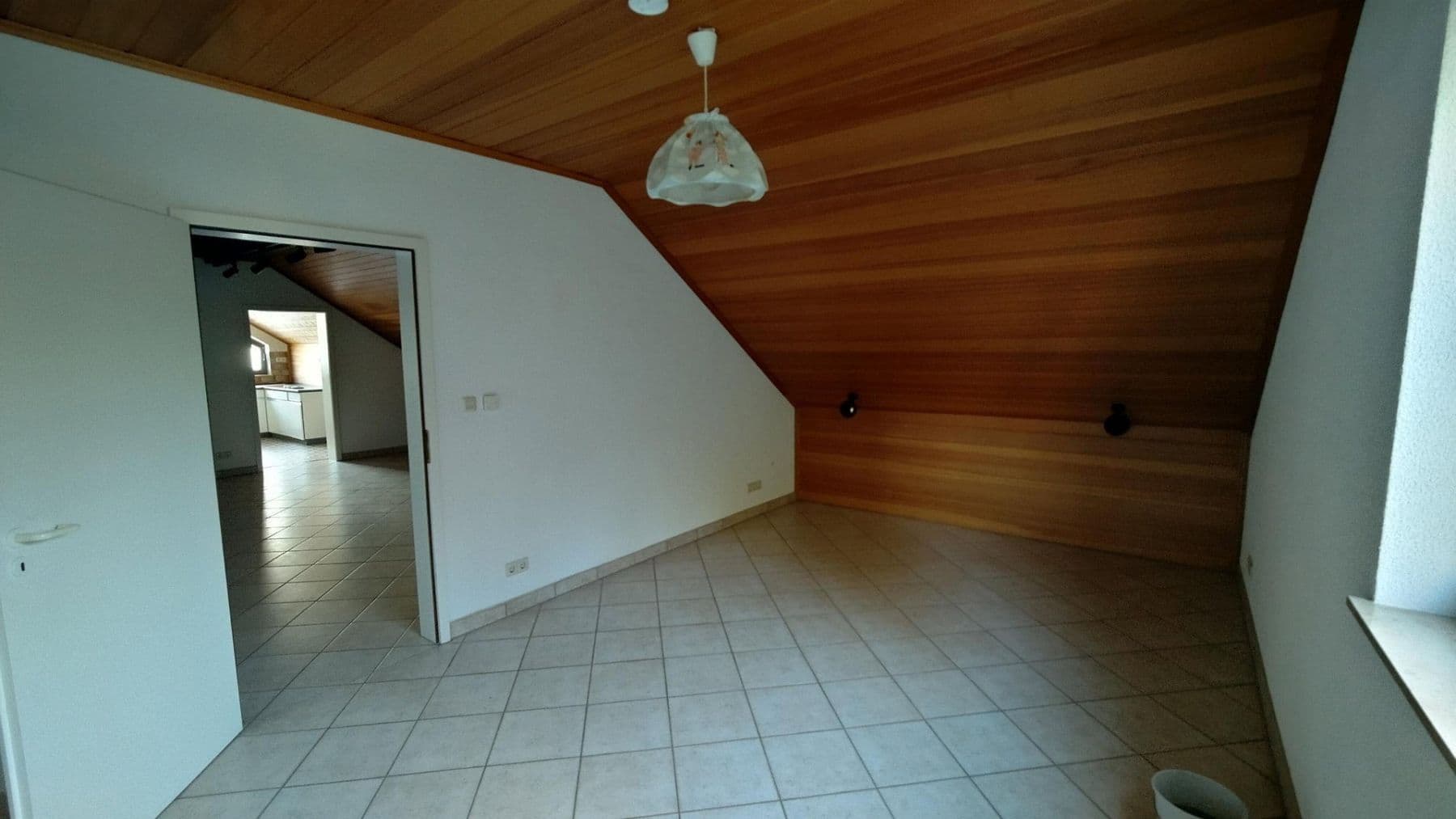 Prenájom bytu 3-izbový 88 m², Bickenbach, Hesensko Prenájom bytu 3-izbový 88 m², Bickenbach, Hesensko