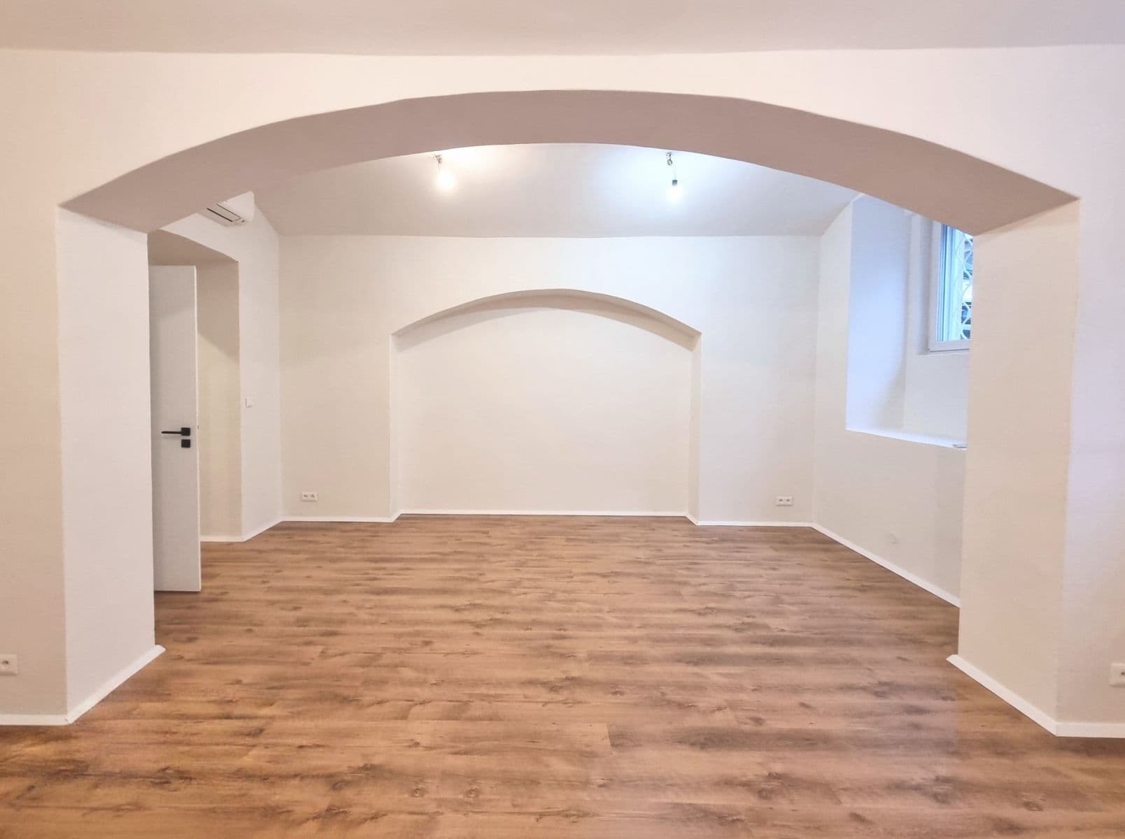 Prenájom bytu 2-izbový 68 m², Žitomírská, Praha, Praha Prenájom bytu 2-izbový 68 m², Žitomírská, Praha, Praha