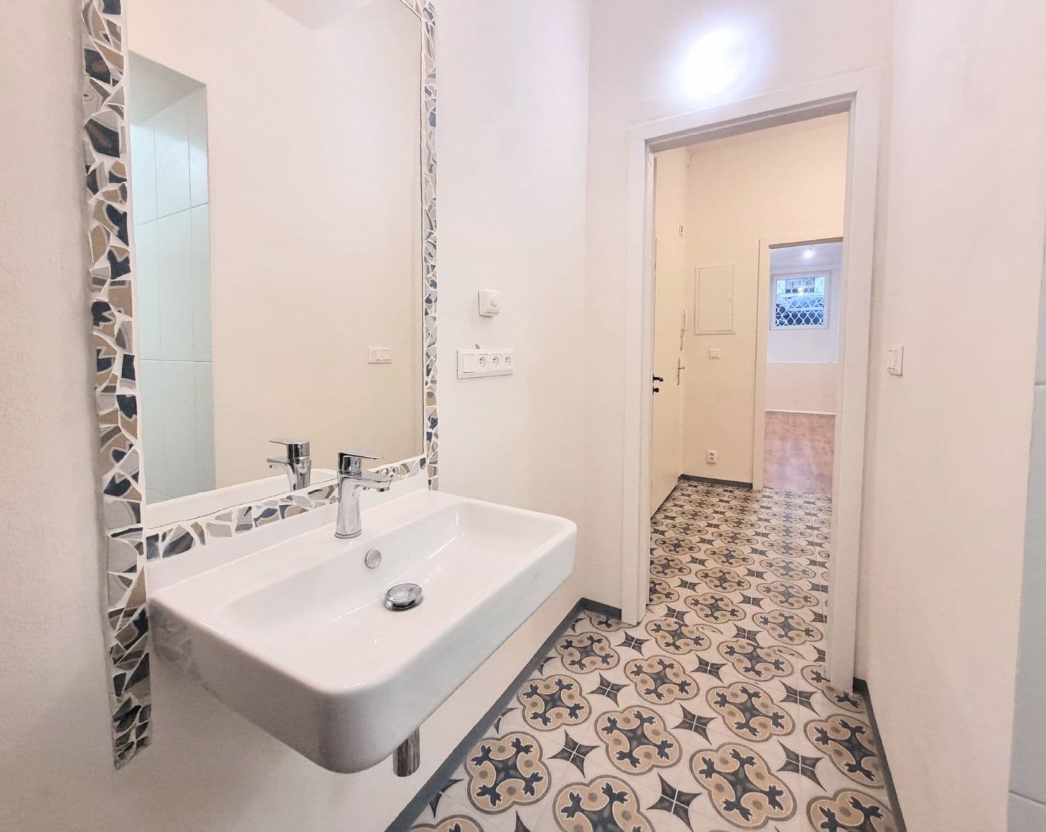 Prenájom bytu 2-izbový 68 m², Žitomírská, Praha, Praha Prenájom bytu 2-izbový 68 m², Žitomírská, Praha, Praha