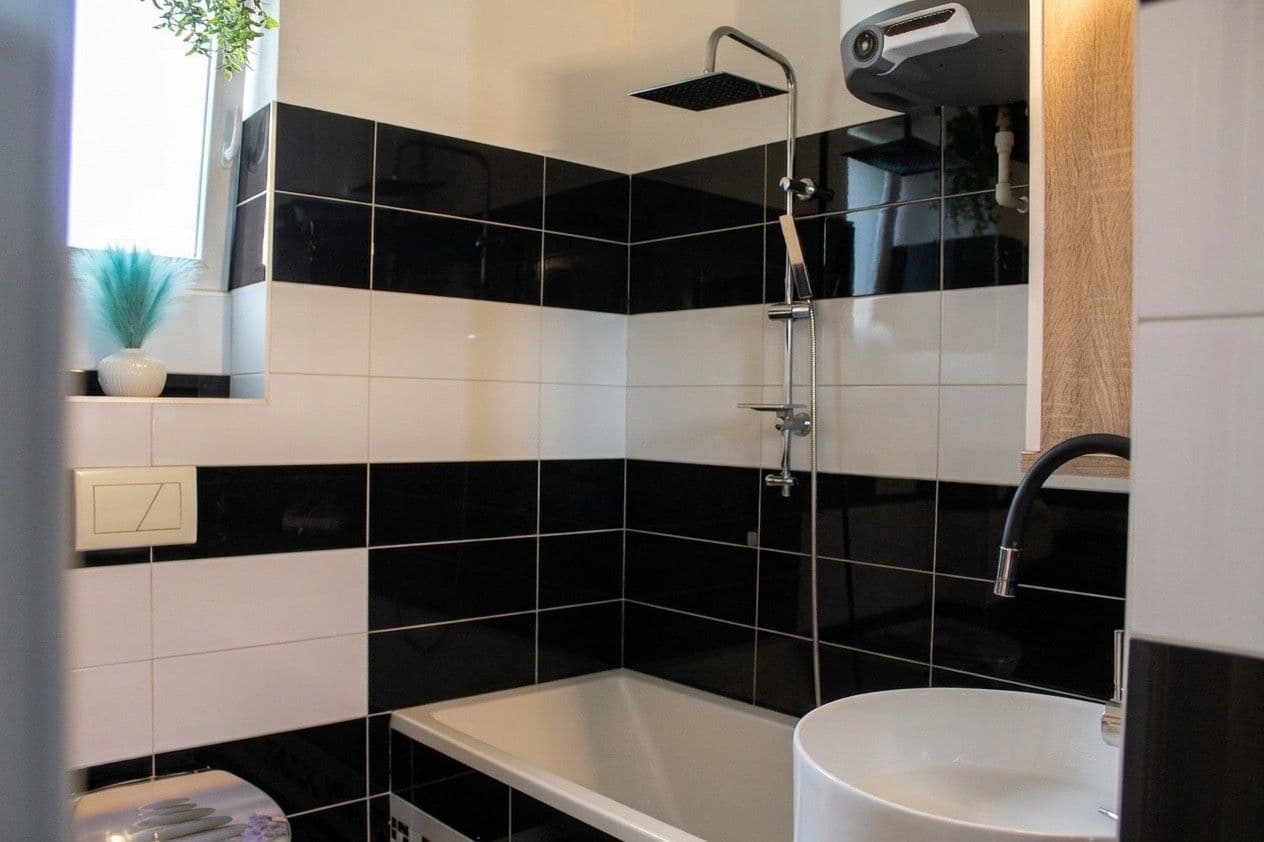 Predaj bytu 1-izbový 38 m², Žirecká, Dvůr Králové nad Labem, Královéhradecký kraj Predaj bytu 1-izbový 38 m², Žirecká, Dvůr Králové nad Labem, Královéhradecký kraj