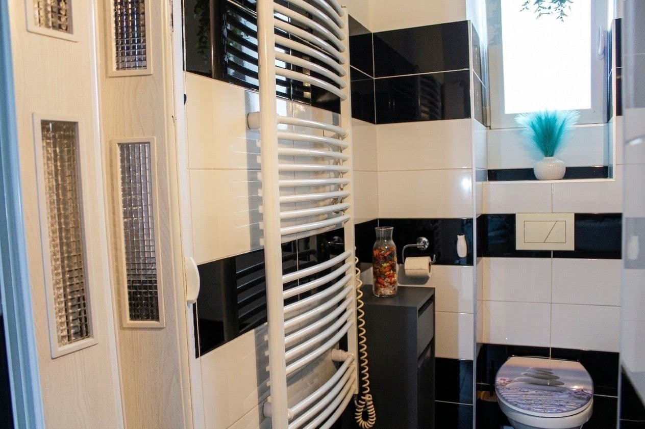 Predaj bytu 1-izbový 38 m², Žirecká, Dvůr Králové nad Labem, Královéhradecký kraj Predaj bytu 1-izbový 38 m², Žirecká, Dvůr Králové nad Labem, Královéhradecký kraj