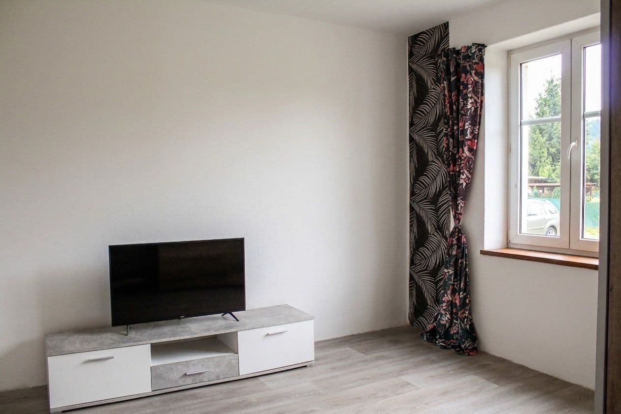 Predaj bytu 1-izbový 38 m², Žirecká, Dvůr Králové nad Labem, Královéhradecký kraj Predaj bytu 1-izbový 38 m², Žirecká, Dvůr Králové nad Labem, Královéhradecký kraj