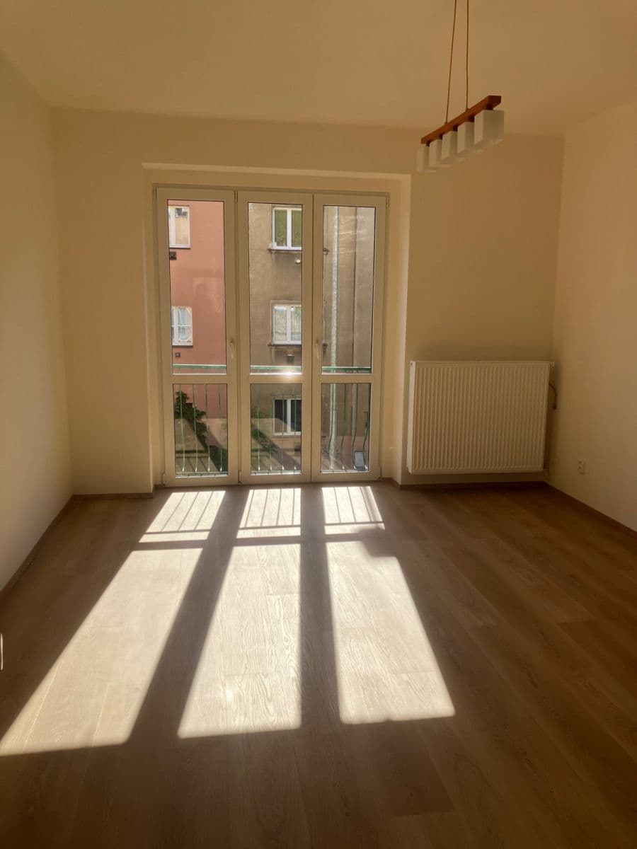 Prenájom bytu 2-izbový 52 m², Srbínská, Praha, Praha Prenájom bytu 2-izbový 52 m², Srbínská, Praha, Praha