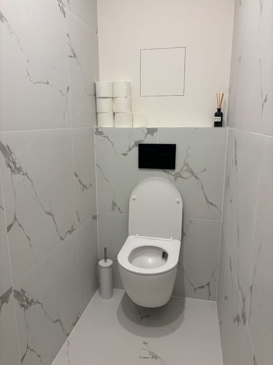 Prenájom bytu 3-izbový 72 m², Mládežnická, Praha, Praha Prenájom bytu 3-izbový 72 m², Mládežnická, Praha, Praha