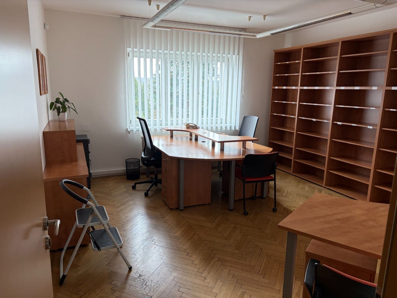 Prenájom nebytového priestoru 120 m², Hornokrčská, Praha, Praha Prenájom nebytového priestoru 120 m², Hornokrčská, Praha, Praha