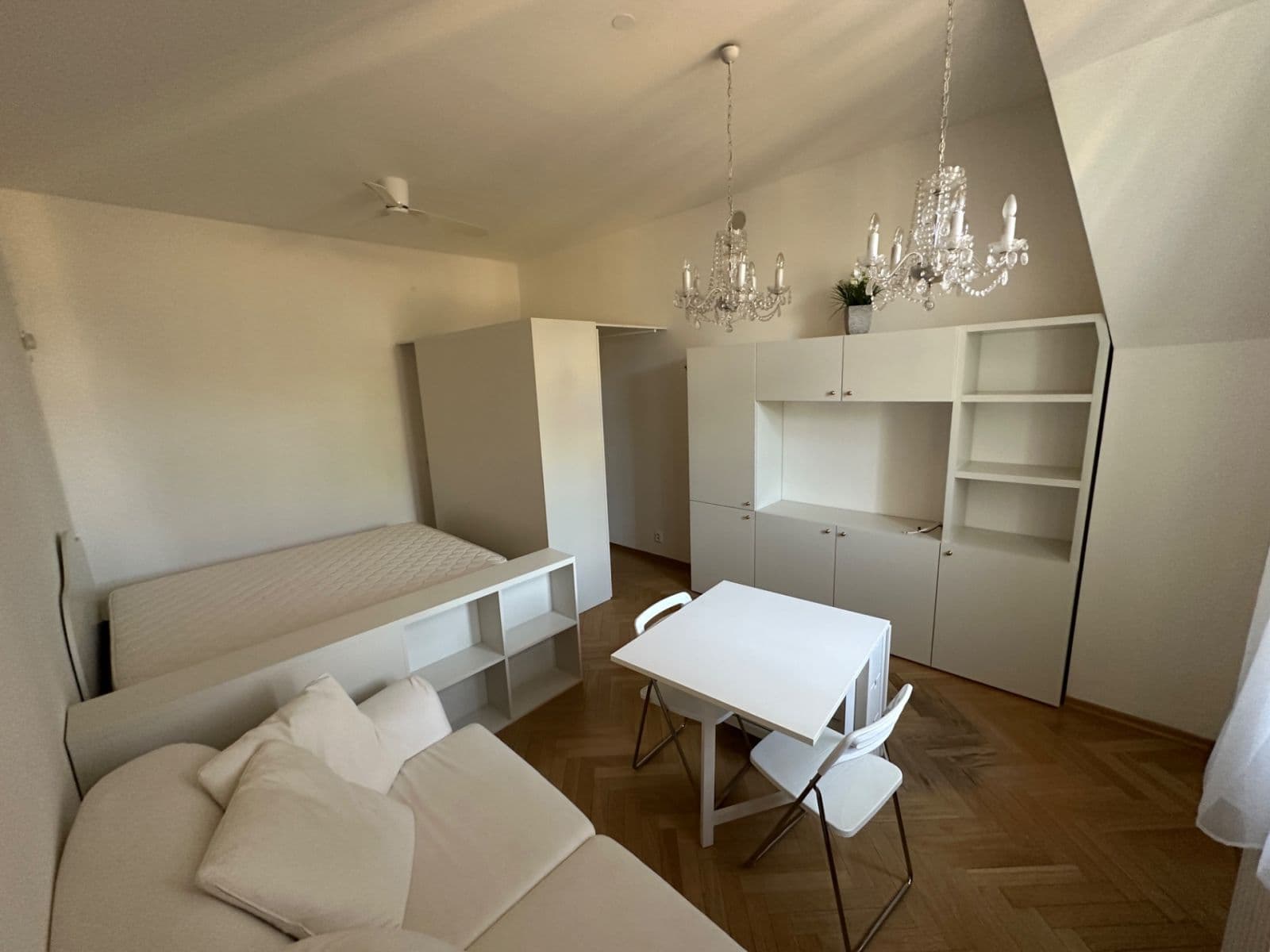Prenájom bytu 1-izbový 31 m², Valentinská, Praha, Praha Prenájom bytu 1-izbový 31 m², Valentinská, Praha, Praha