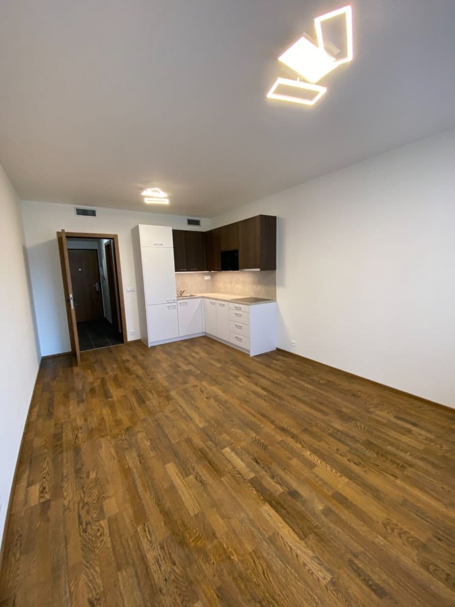 Prenájom bytu 1-izbový 33 m², Smržových, Praha, Praha Prenájom bytu 1-izbový 33 m², Smržových, Praha, Praha