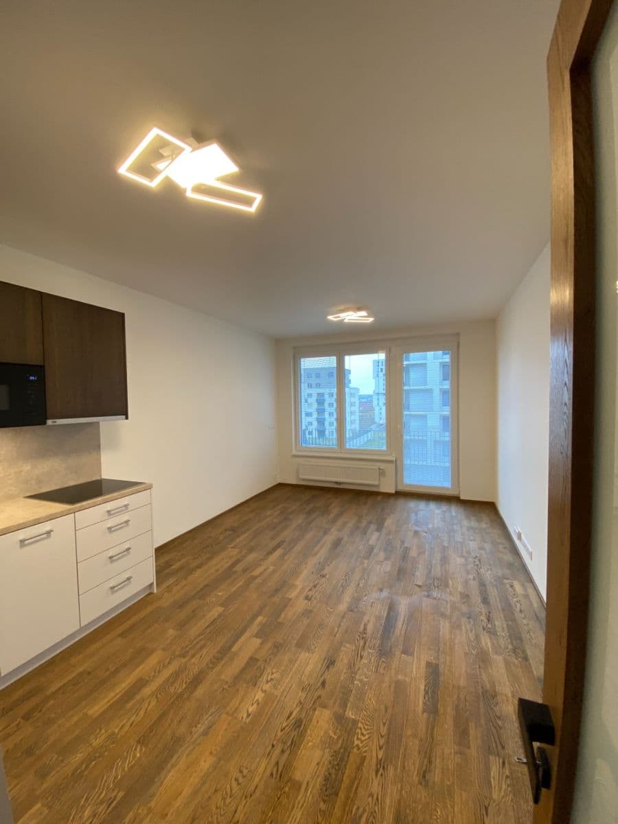 Prenájom bytu 1-izbový 33 m², Smržových, Praha, Praha Prenájom bytu 1-izbový 33 m², Smržových, Praha, Praha
