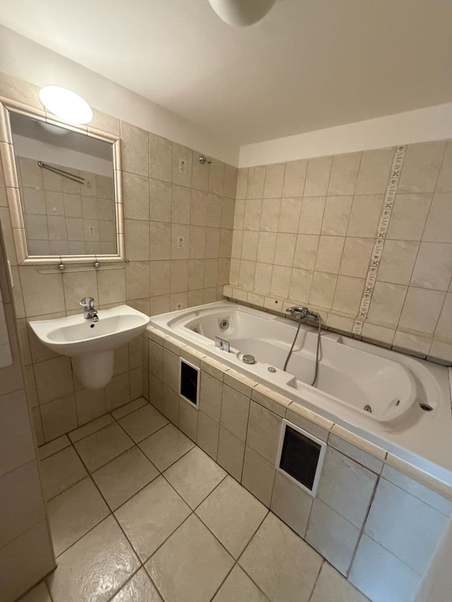 Predaj bytu 2-izbový 54 m², Prostějovská, Brno, Jihomoravský kraj Predaj bytu 2-izbový 54 m², Prostějovská, Brno, Jihomoravský kraj