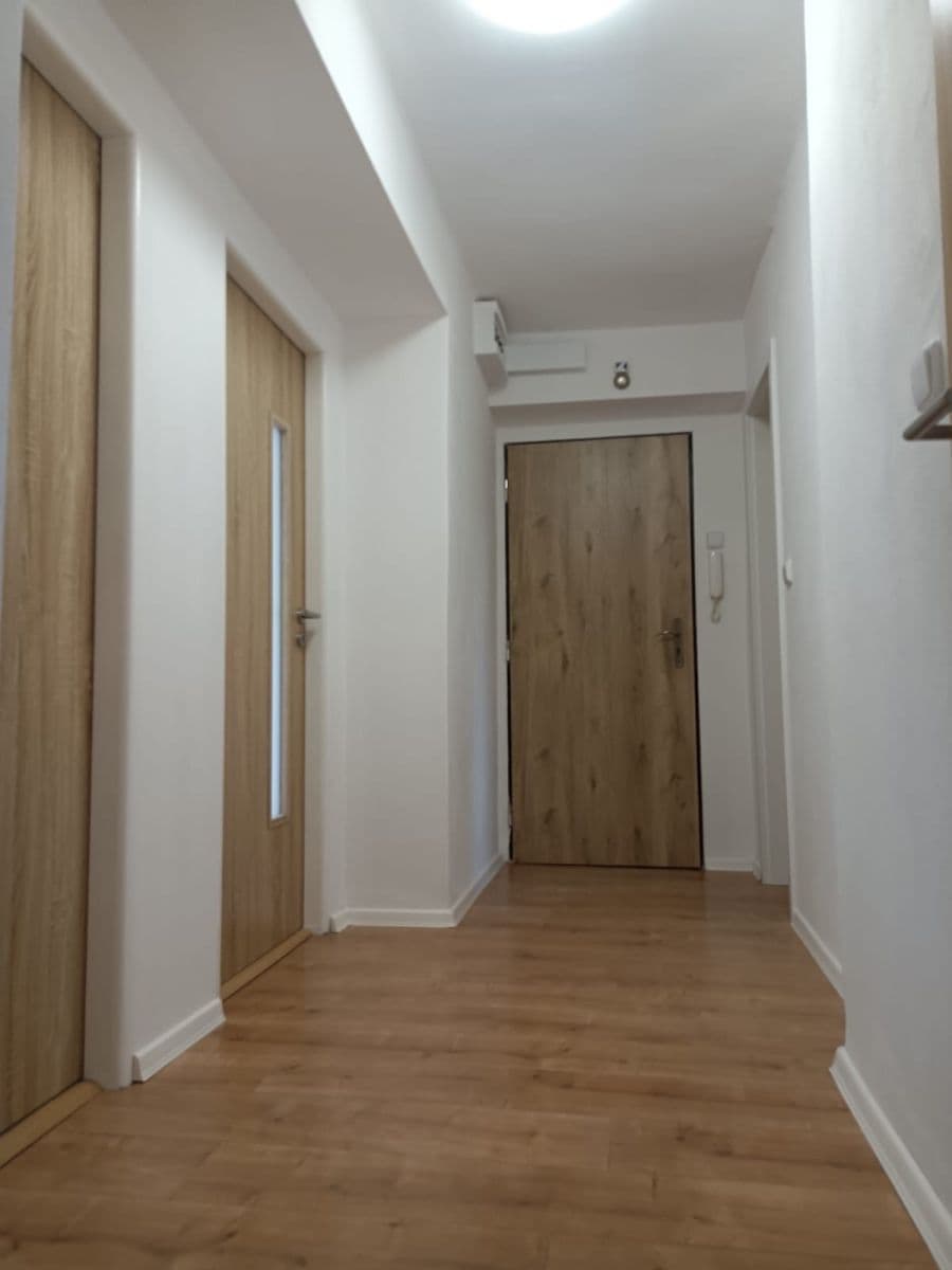 Predaj bytu 3-izbový 68 m², Pod Holým vrchem, Česká Lípa, Liberecký kraj Predaj bytu 3-izbový 68 m², Pod Holým vrchem, Česká Lípa, Liberecký kraj