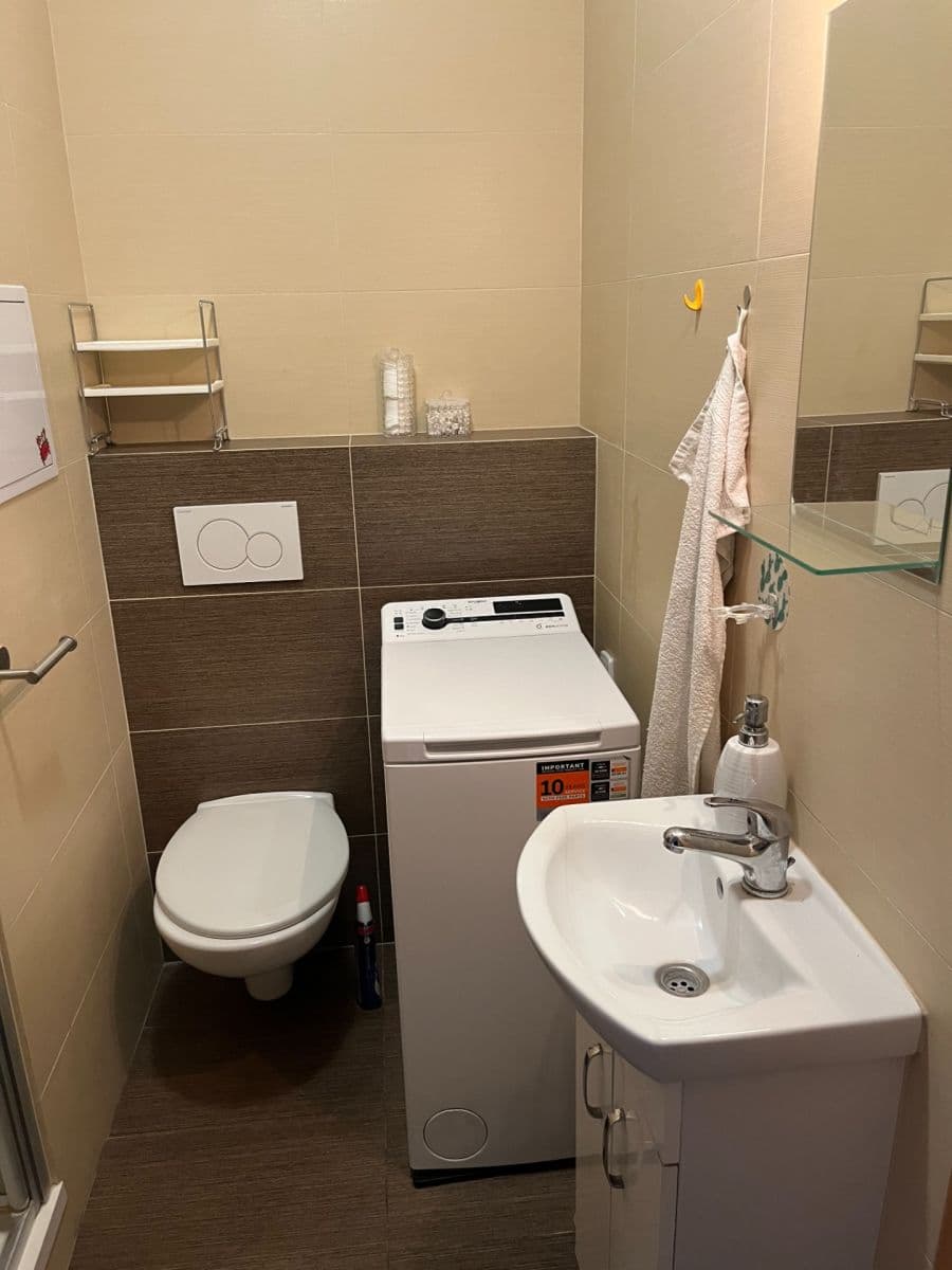 Prenájom bytu 1-izbový 23 m², Lužická, Olomouc, Olomoucký kraj Prenájom bytu 1-izbový 23 m², Lužická, Olomouc, Olomoucký kraj