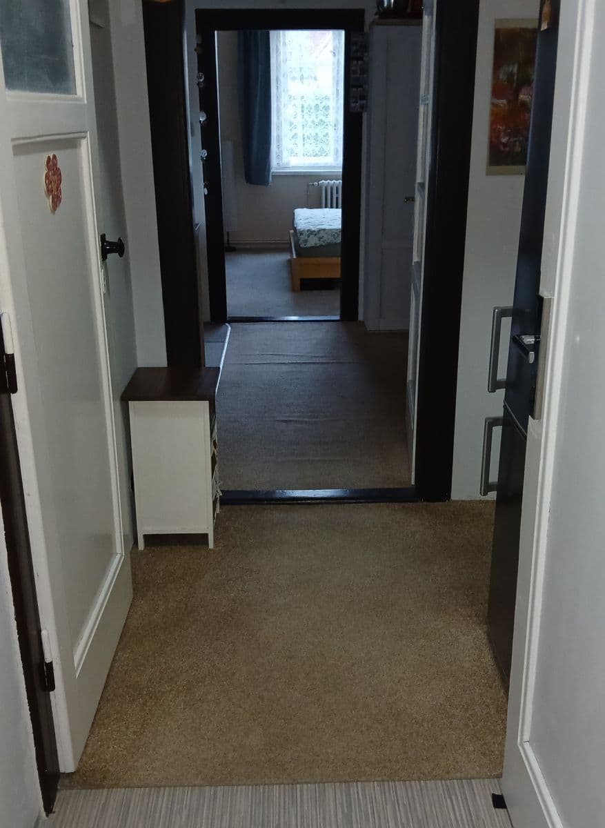 Prenájom bytu 2-izbový 40 m², Půlkruhová, Praha, Praha Prenájom bytu 2-izbový 40 m², Půlkruhová, Praha, Praha