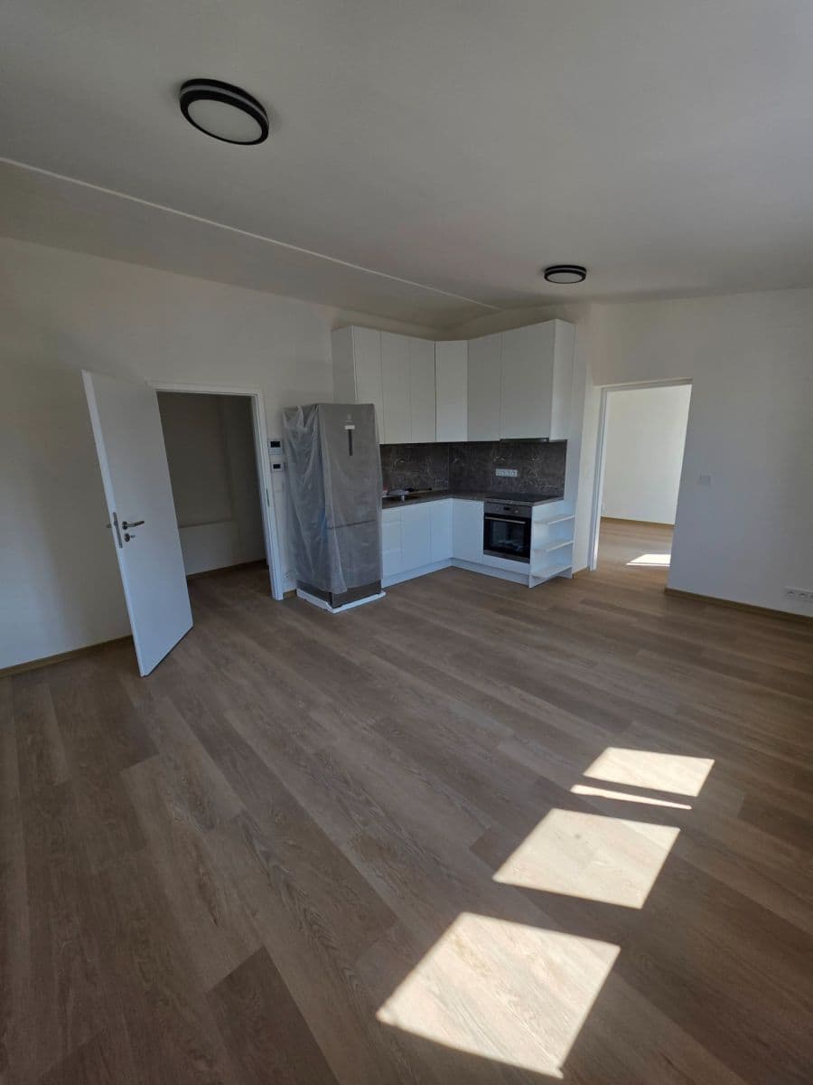 Prenájom bytu 2-izbový 45 m², K Lipám, Praha, Praha Prenájom bytu 2-izbový 45 m², K Lipám, Praha, Praha
