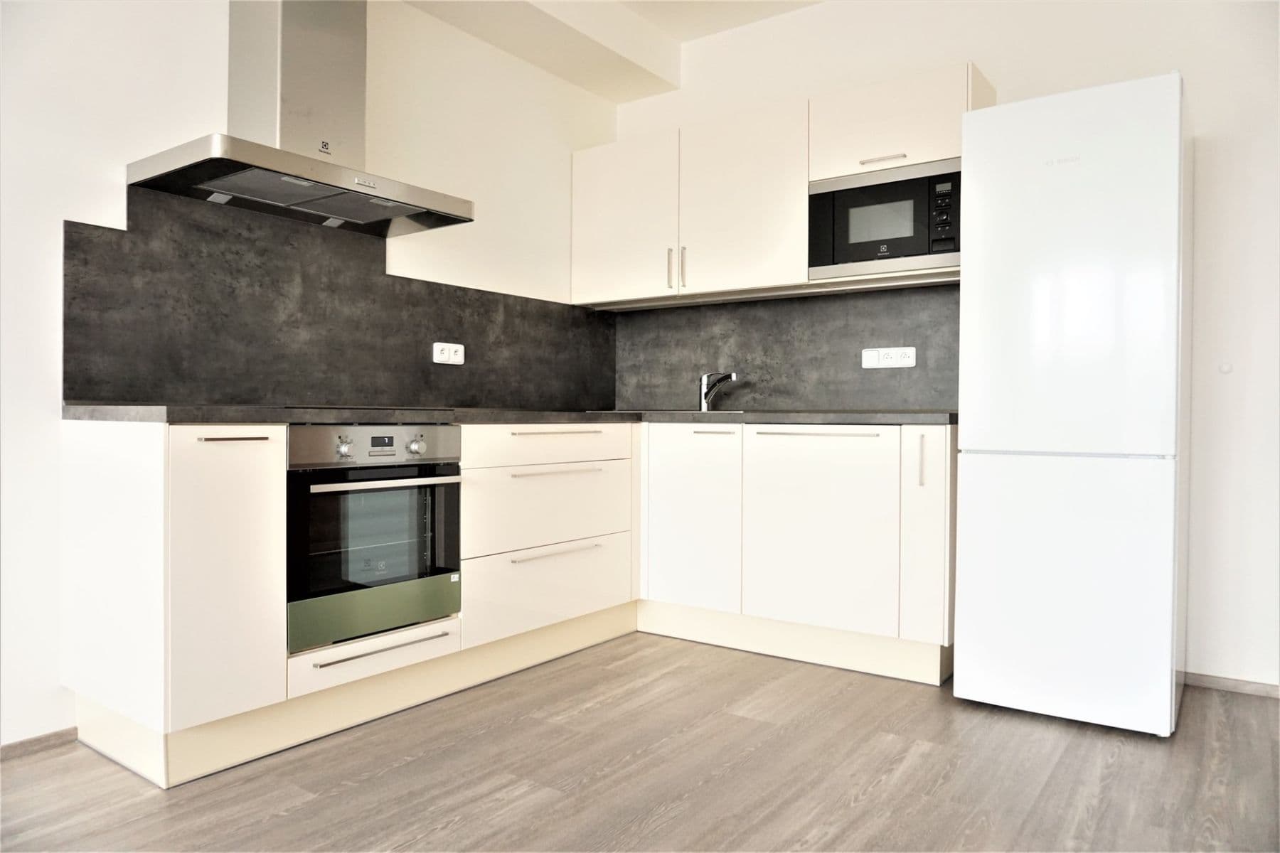 Prenájom bytu 2-izbový 55 m², Kryšpínova, Praha, Praha Prenájom bytu 2-izbový 55 m², Kryšpínova, Praha, Praha