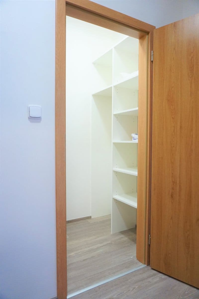Prenájom bytu 2-izbový 55 m², Kryšpínova, Praha, Praha Prenájom bytu 2-izbový 55 m², Kryšpínova, Praha, Praha