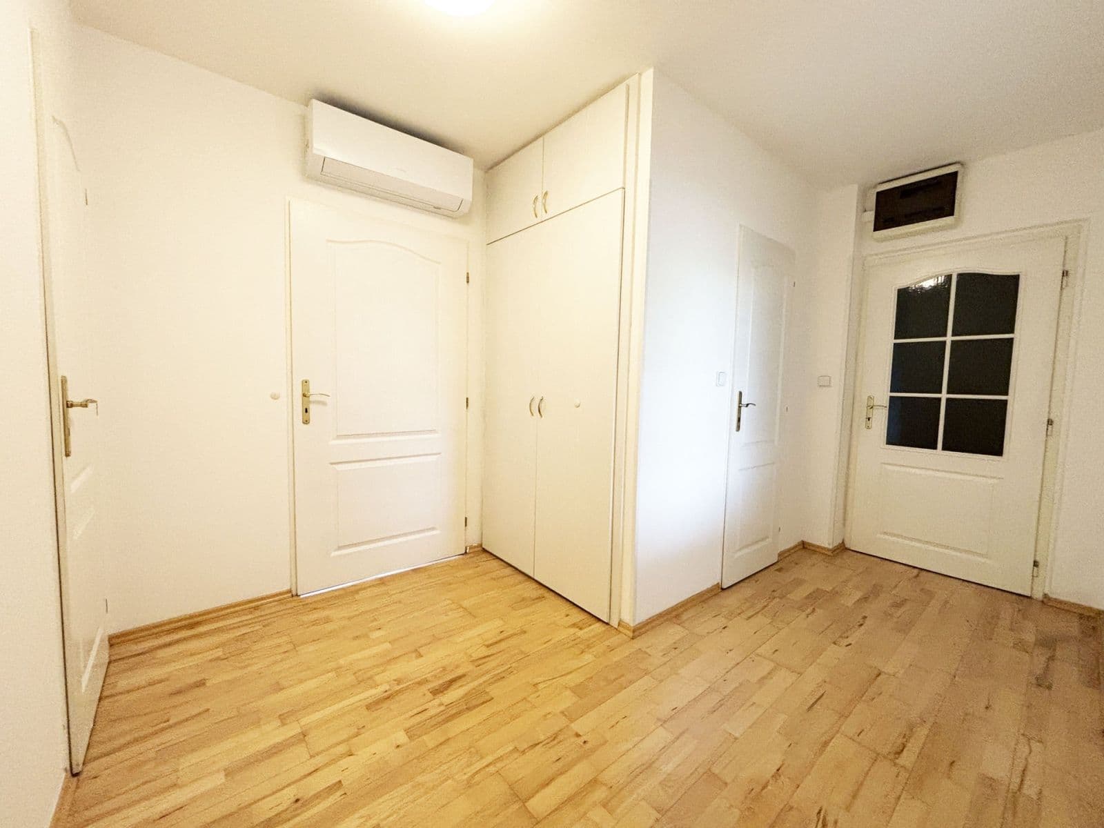 Prenájom bytu 3-izbový 81 m², Květnového vítězství, Praha, Praha Prenájom bytu 3-izbový 81 m², Květnového vítězství, Praha, Praha