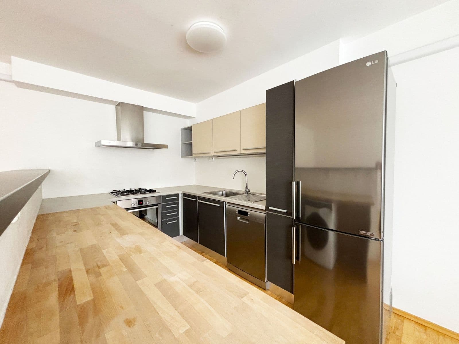 Prenájom bytu 3-izbový 81 m², Květnového vítězství, Praha, Praha Prenájom bytu 3-izbový 81 m², Květnového vítězství, Praha, Praha