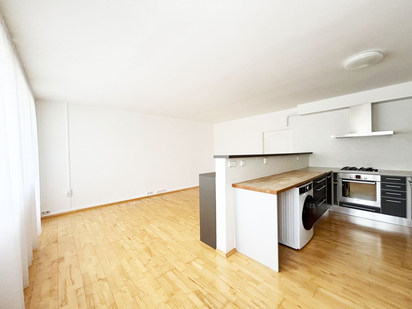 Prenájom bytu 3-izbový 81 m², Květnového vítězství, Praha, Praha Prenájom bytu 3-izbový 81 m², Květnového vítězství, Praha, Praha