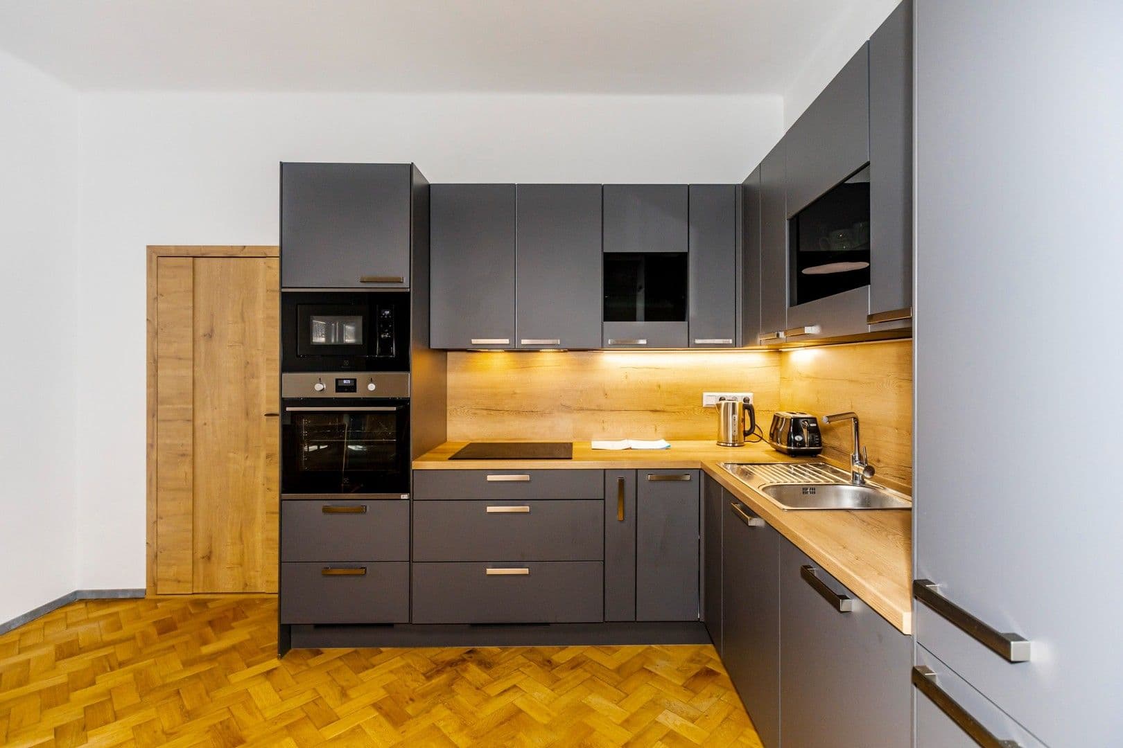 Prenájom bytu 3-izbový 83 m², Kubelíkova, Praha, Praha Prenájom bytu 3-izbový 83 m², Kubelíkova, Praha, Praha