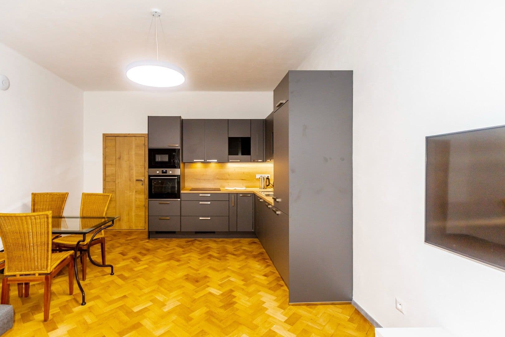 Prenájom bytu 3-izbový 83 m², Kubelíkova, Praha, Praha Prenájom bytu 3-izbový 83 m², Kubelíkova, Praha, Praha