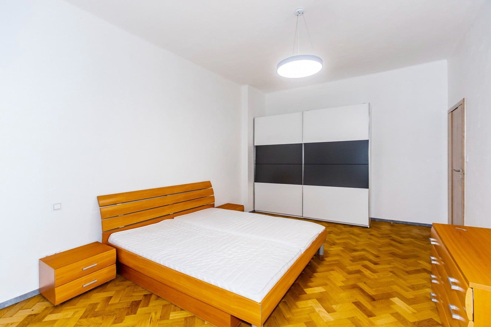 Prenájom bytu 3-izbový 83 m², Kubelíkova, Praha, Praha Prenájom bytu 3-izbový 83 m², Kubelíkova, Praha, Praha