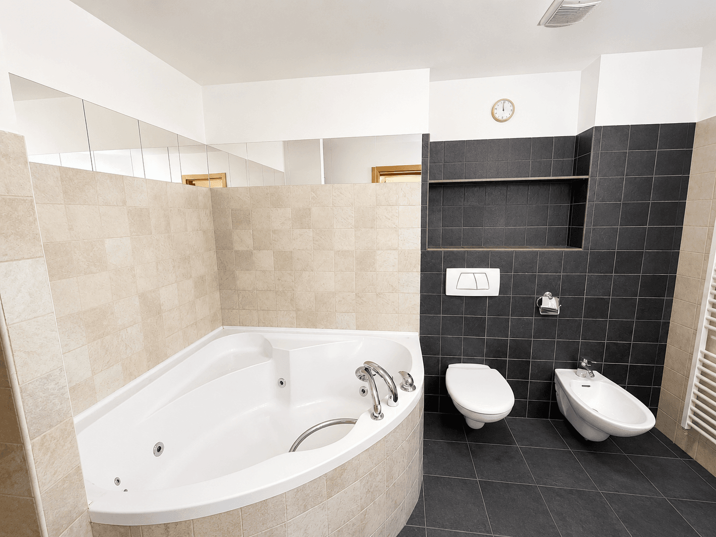 Predaj bytu 4-izbový 180 m², Masarykova, Luhačovice, Zlínský kraj Predaj bytu 4-izbový 180 m², Masarykova, Luhačovice, Zlínský kraj