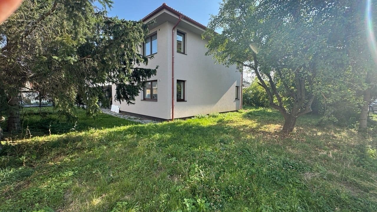 Predaj bytu 6-izbový 146 m², Masarykova, Rudná, Středočeský kraj Predaj bytu 6-izbový 146 m², Masarykova, Rudná, Středočeský kraj
