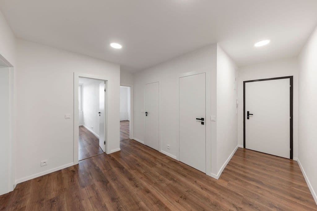 Predaj bytu 3-izbový 70 m², Poljanovova, Praha, Praha Predaj bytu 3-izbový 70 m², Poljanovova, Praha, Praha