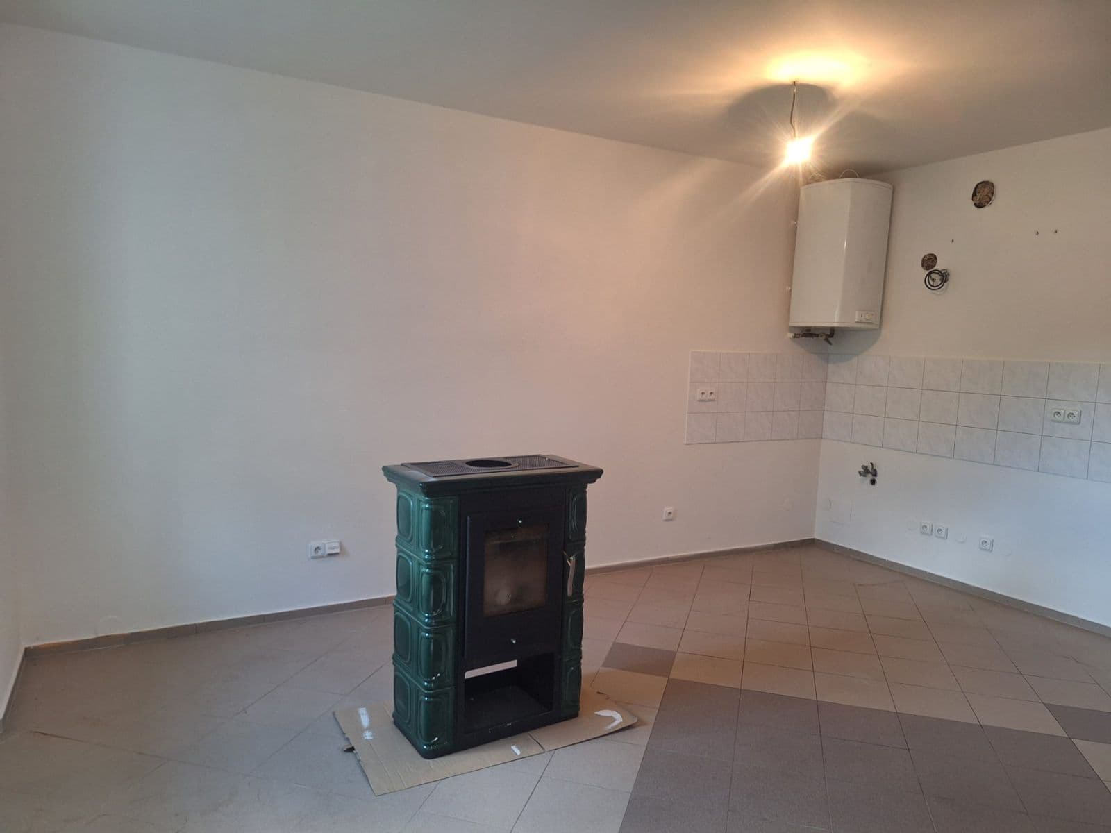 Prenájom bytu Garsoniéra 31 m², Družstevní, Kněževes, Středočeský kraj Prenájom bytu Garsoniéra 31 m², Družstevní, Kněževes, Středočeský kraj