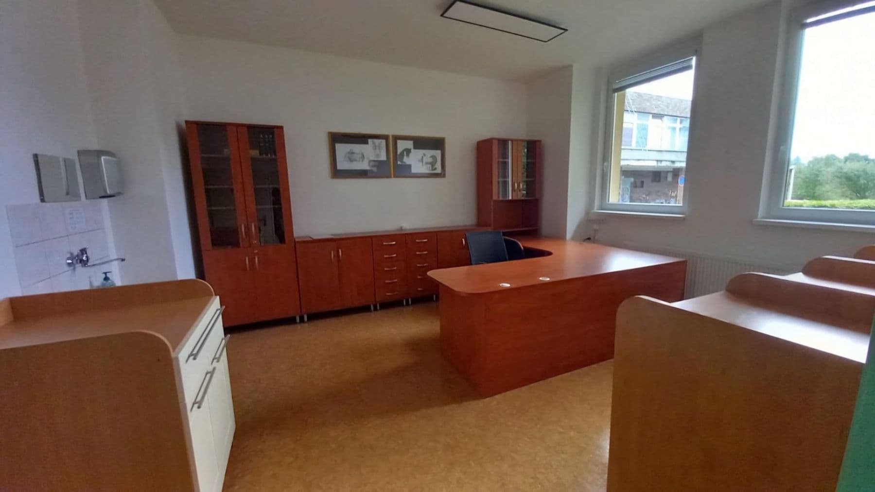 Prenájom nebytového priestoru 95 m², Aloisina výšina, Liberec, Liberecký kraj Prenájom nebytového priestoru 95 m², Aloisina výšina, Liberec, Liberecký kraj